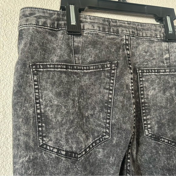 We The Free People Just Float On High Rise Flare Jeans - Picture 9 of 14